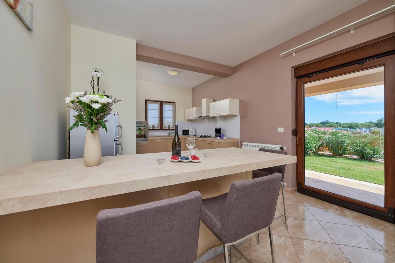 Villa Bartona For 8 Persons With Private Swimmingpool Pula Luaran gambar